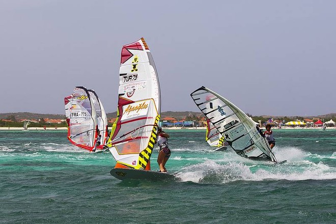 Cagla first at the mark - Aruba Hi Winds Grand Slam 2011 © PWA World Tour http://www.pwaworldtour.com